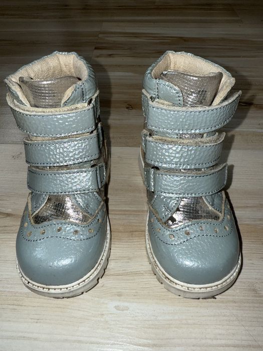 Продам ортопедичні демі чоботи 22 розмір