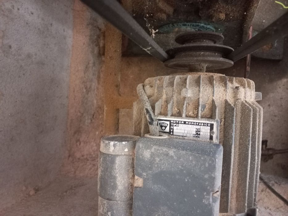 Torno mecânico Fundição do Bolhão dos anos 80