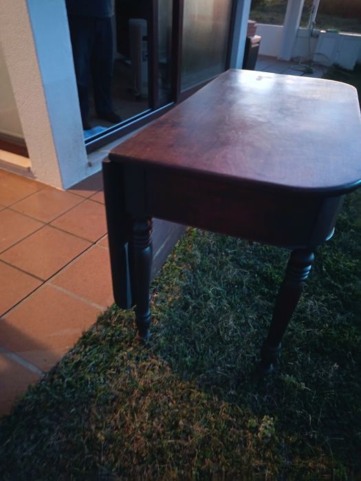 Vendo mesa antiga com aba