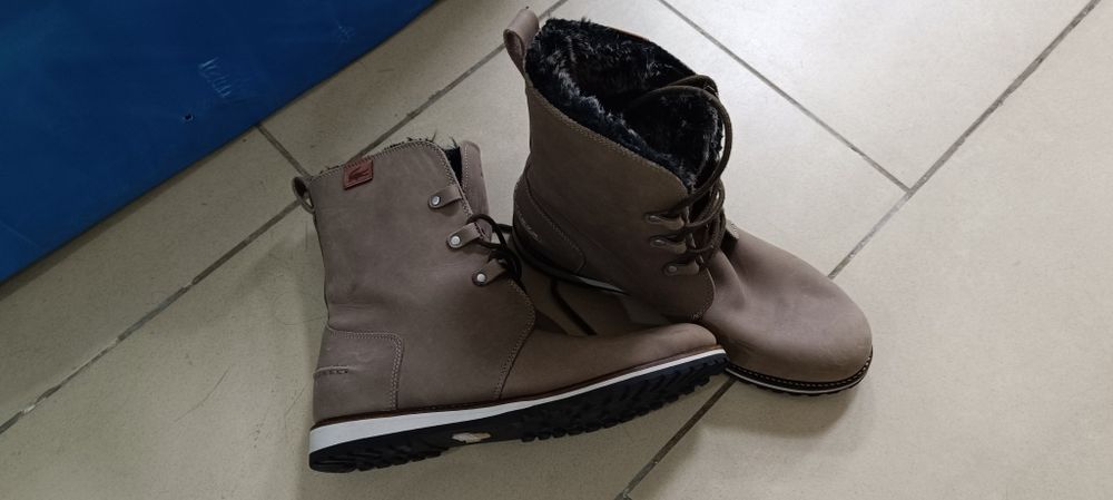 Продам зимові взуття жіноче