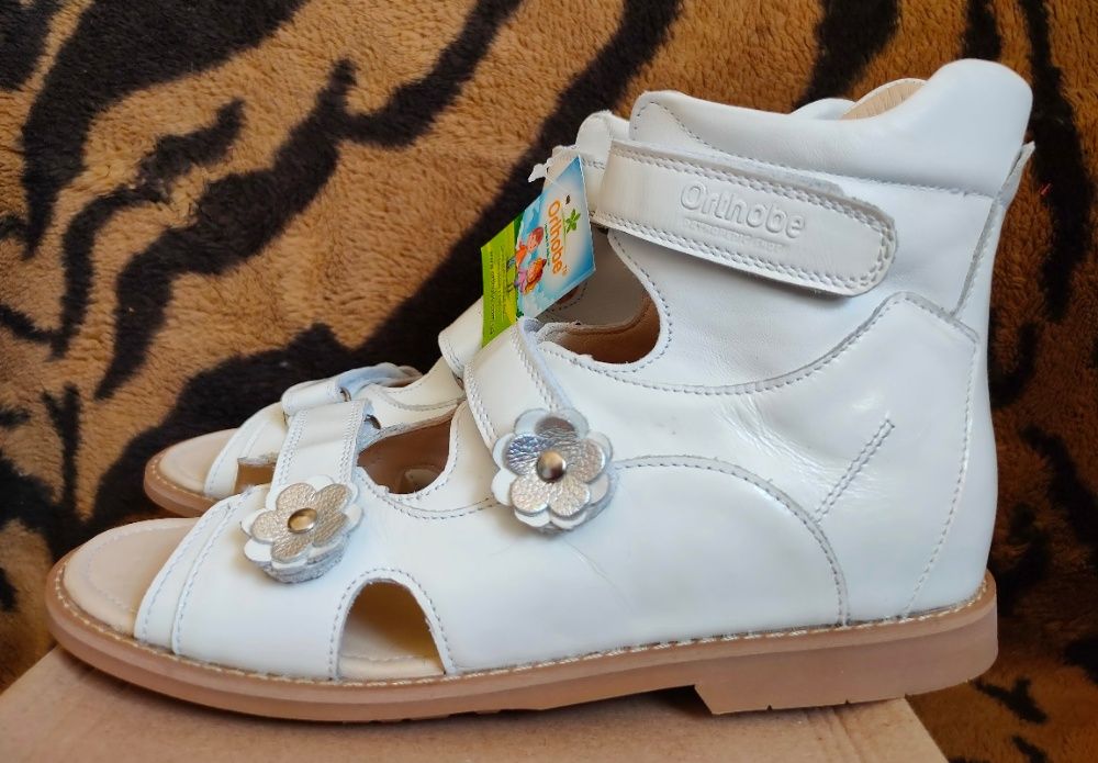 Нові шкіряні ортопедичні босоніжки берці Orthobe р.35 (23,5см)