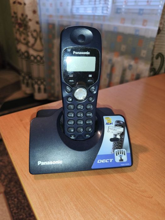 Кнопочный стационарный телефон