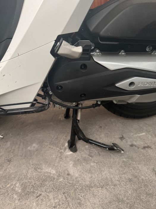 Scooter Honda Vision 110 acidentada