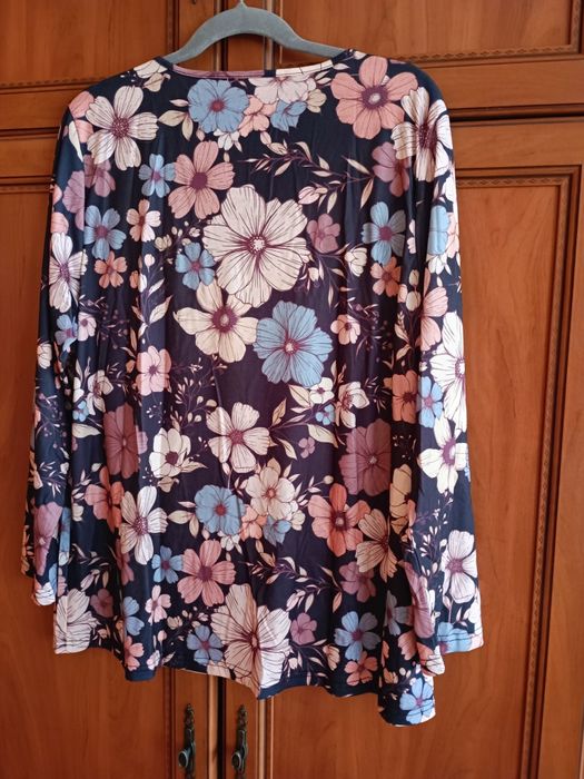 Okazja !!! Bluzka w kolorowe kwiaty XXL