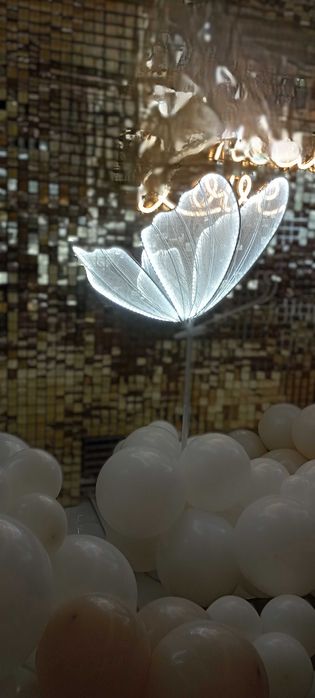 Fotolustro, Ciężki dym, Napis LOVE, Fontanny Iskier1