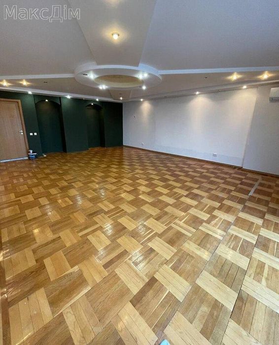 Оренда офісу біля озера