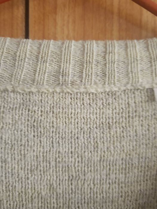 Sweter męski w serek