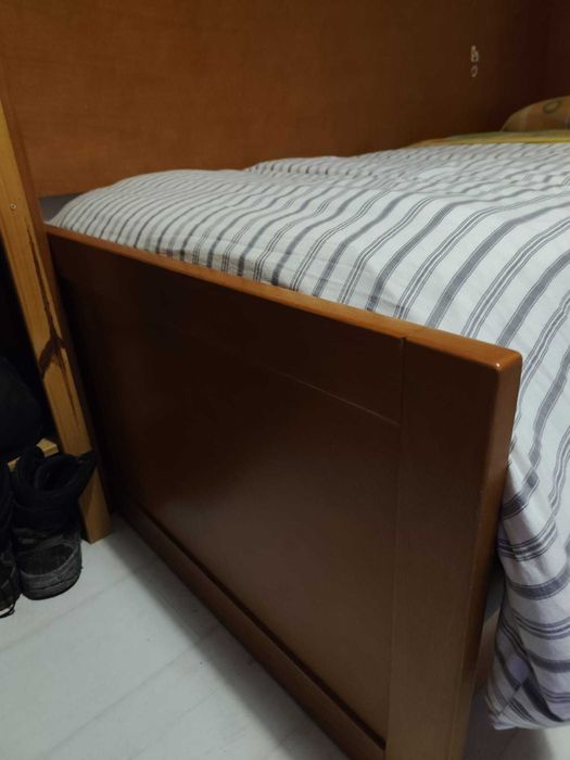 Cama dupla de solteiro com arrumação 1mx2,05m de madeira maciça