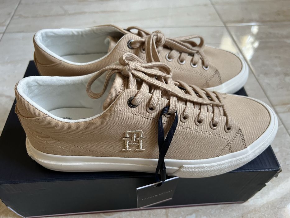 Кеди Tommy Hilfiger 40р.