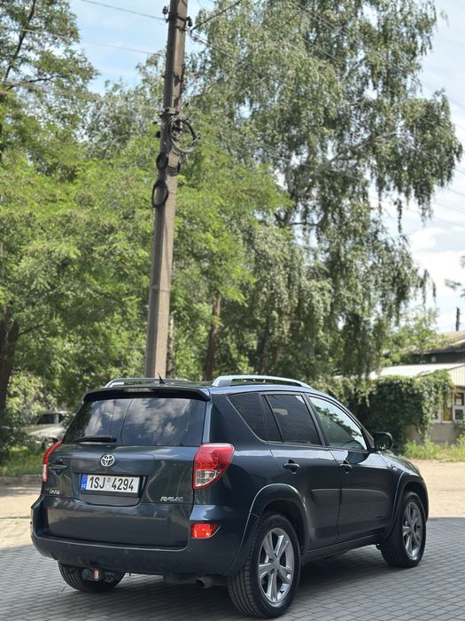 Toyota Rav 4 ,2.2 дизель/повний привід/ механіка.В доброму стан