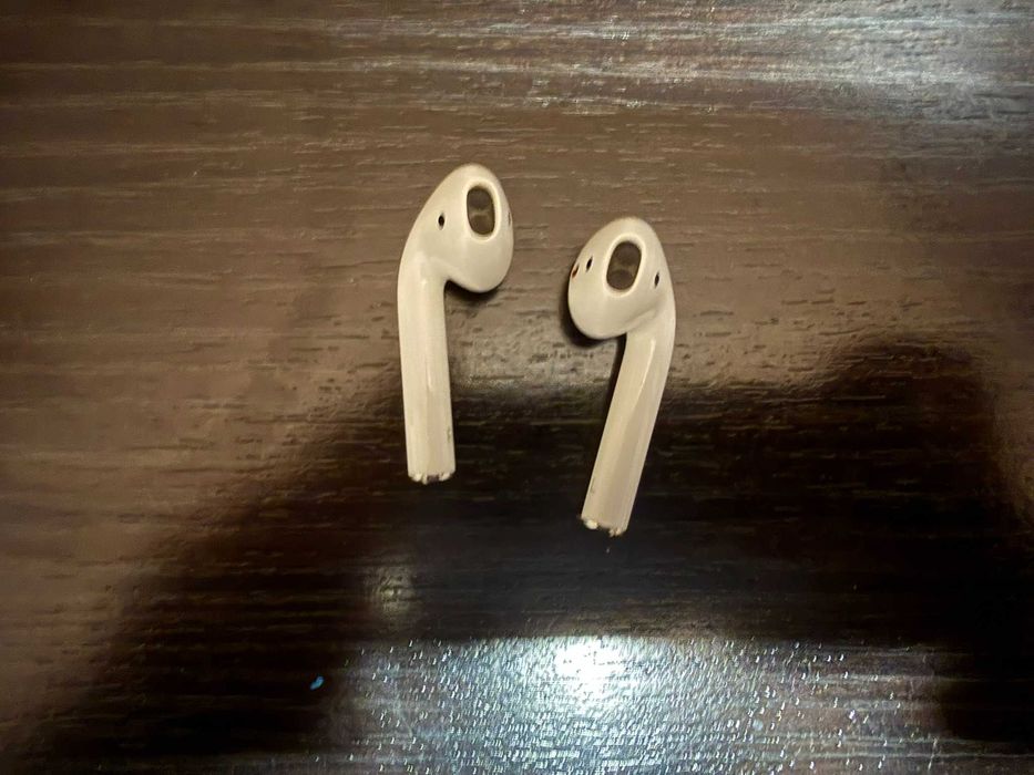Apple AirPods 1st Gen [Primeira Geração]