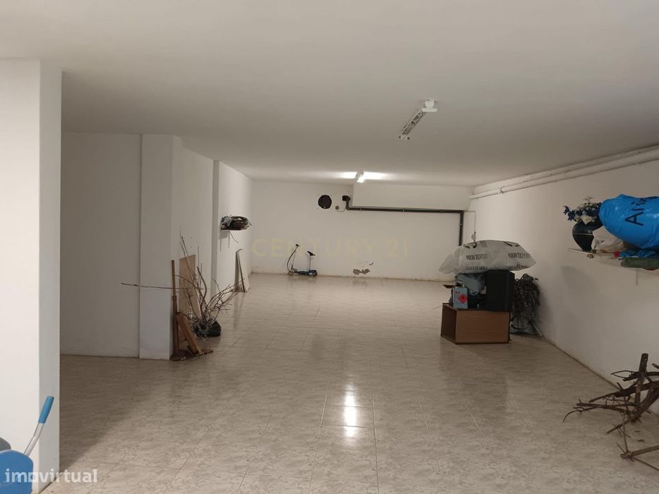 Loja para comercio com 220 m2, em Castelo Branco