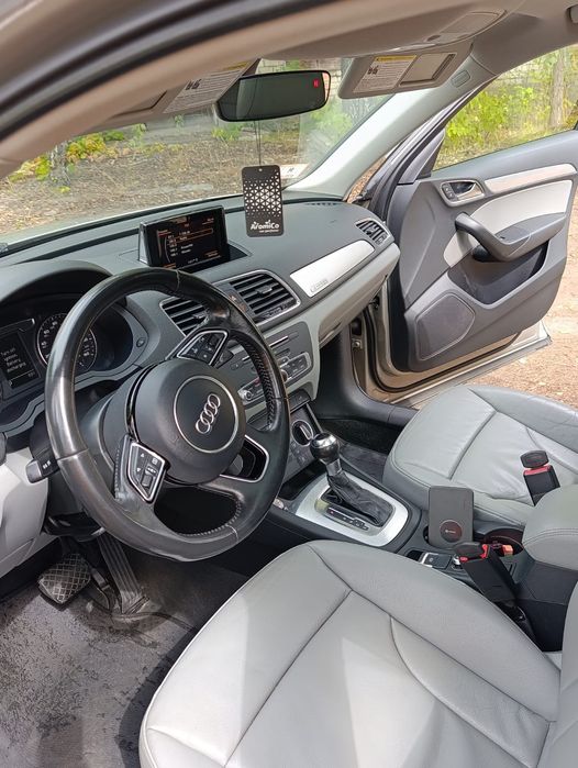 Продам автомобиль audi q3 в идеальном состоянии вложение не требует