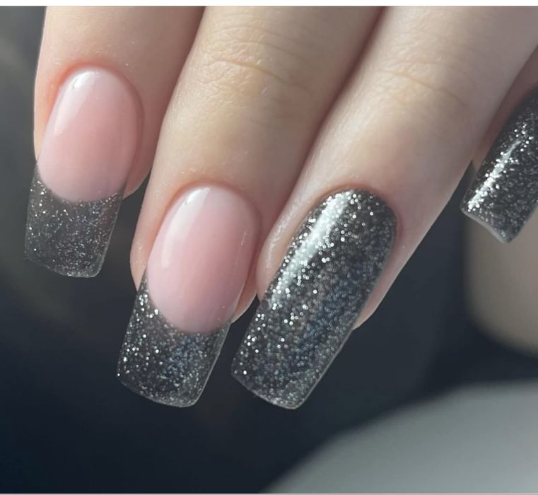 Manicure przedluzanie hybryda