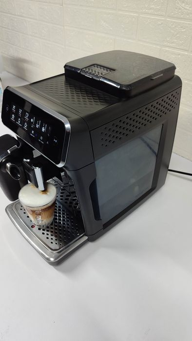 Кавомашина Philips LatteGo EP3241