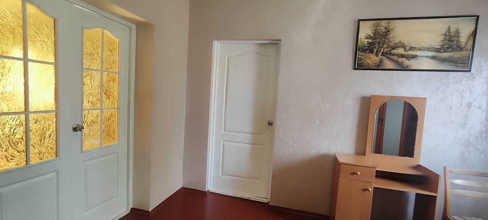 Продається одноповерховий цегляний будинок земельною ділянкою