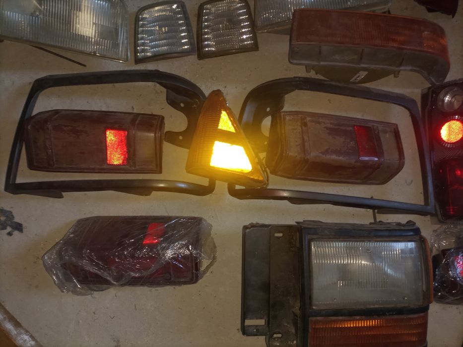 Ford Bronco Ford f 150 Ford E350Фари поворотники задні фонарі стопи