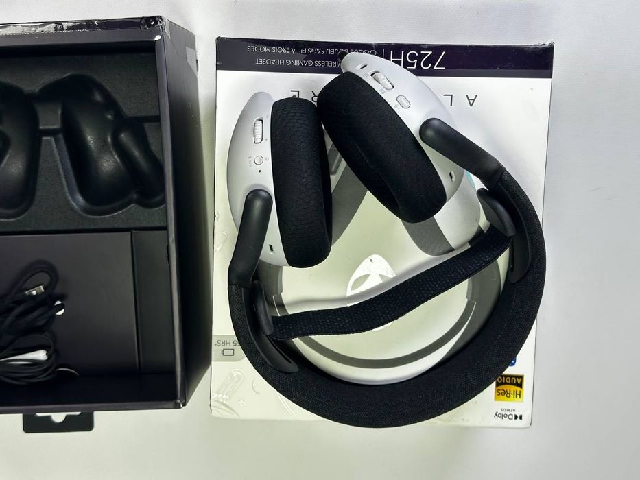 Ігрові навушники Dell Alienware Tri Mode AW725H Lunar Light
