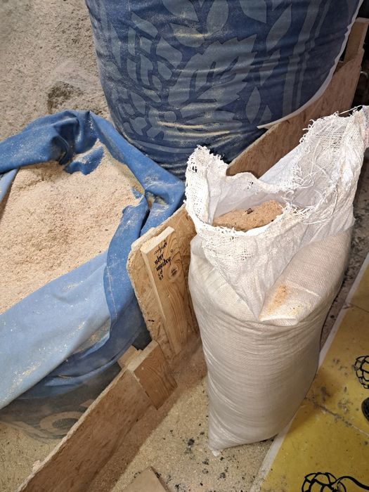 Осуществляем постоянную вывоз опилки, стружку, тырсы.