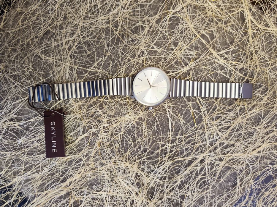 Relógio de pulso feminino prateado em aço da Skyline