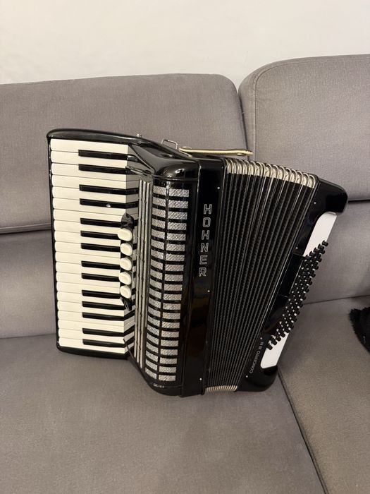 Akordeon Hohner 72 basy