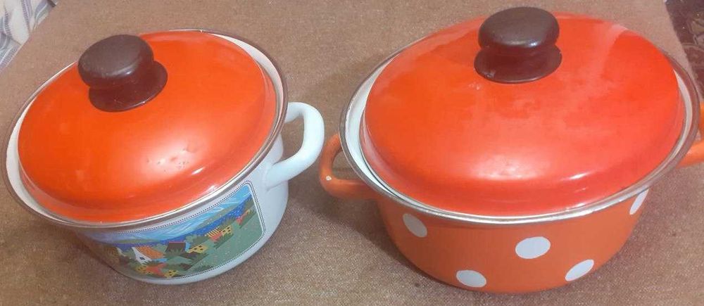 Эмалированные кастрюли 2Л; 2,5Л. б/у.