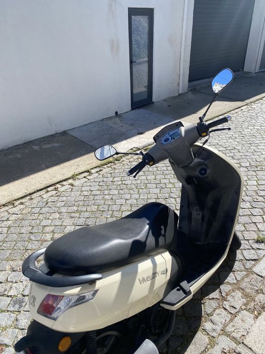MOTO scooter 125cc