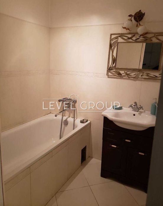 Продаж трикімнатної квартири вул. Радченка 4 Солом'янський