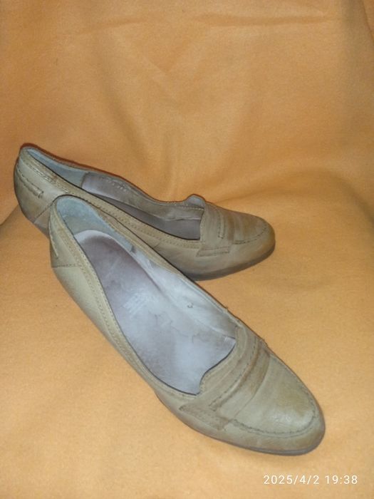 Buty damskie na obcasie skórzane