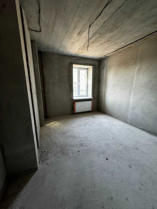 Продам 3-х кімнатну квартиру в Центрі.