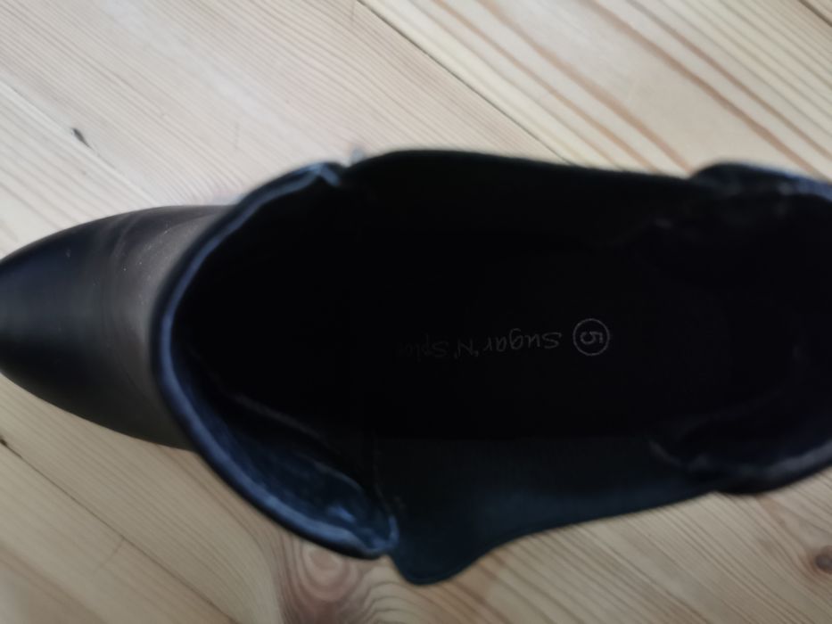 Jesienne botki z ozdobami