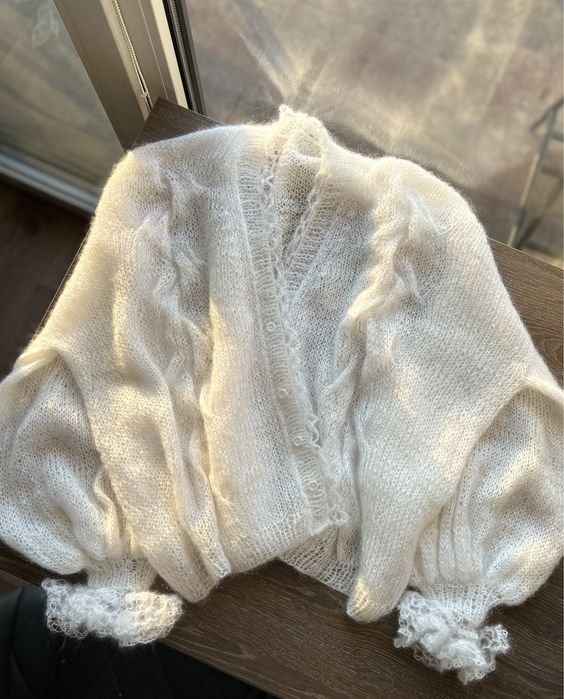 Романтичний кардиган ручної роботи з мохеру |made to order