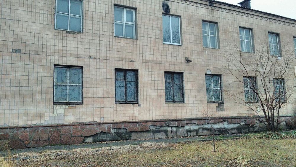 продам 2- поверхову будівлю