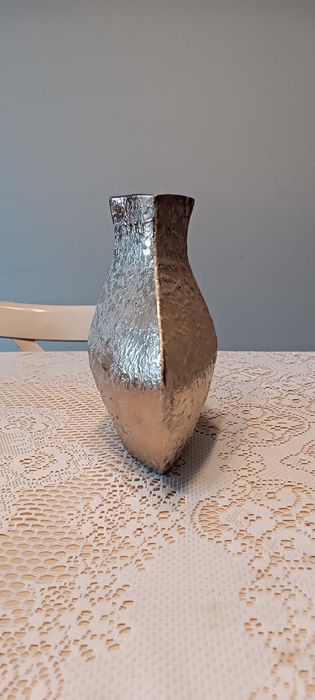 Wazon w kolorze starego złota glamour