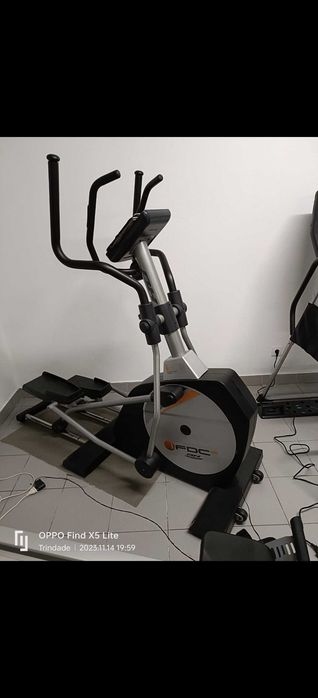 Máquina fitness elíptica