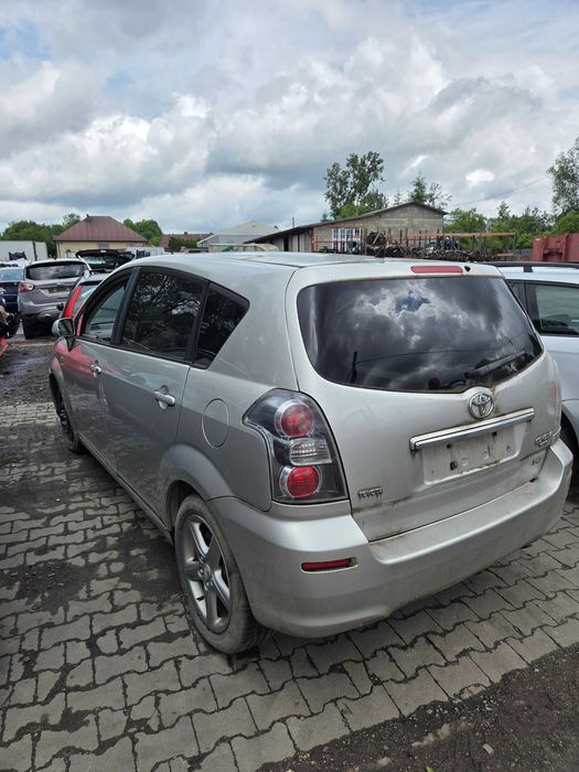 Toyota Corolla Verso 2.0 D4D kod lakieru 03A części