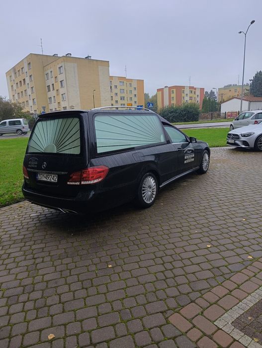Karawan pogrzebowy Mercedes-Benz/Bautex Stan Super