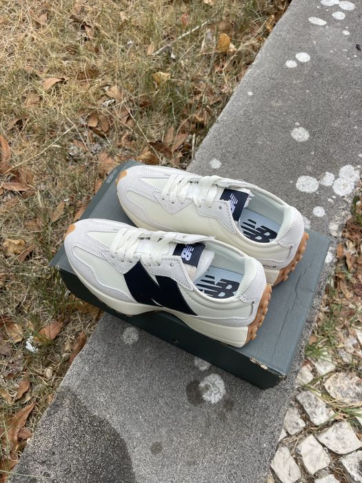 New Balance 327 mibege e preto  com caixa