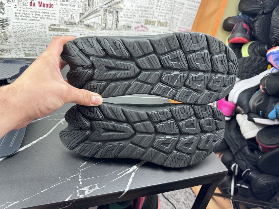 Оригінал Кросівки Hoka One One Kawana Mid Розмір 43 Взуття