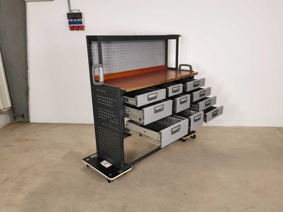 Zabudowa serwisowa warsztatowa CRAFTER SPRINTER TRANSIT MAN TGE IVECO