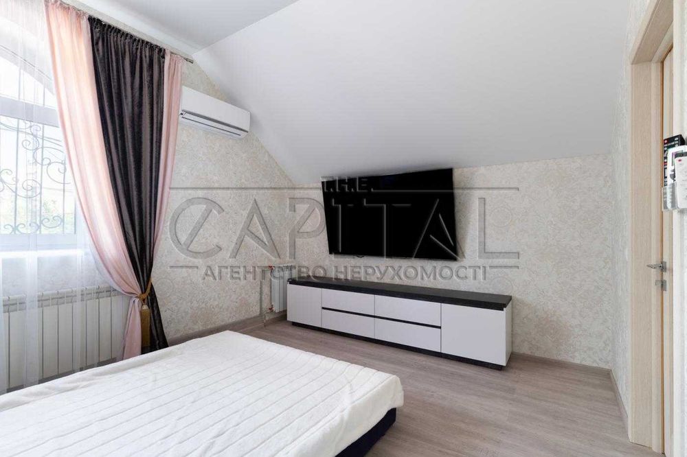 Сучасний будинок 190 м² на 7 сотках у Бортничах.