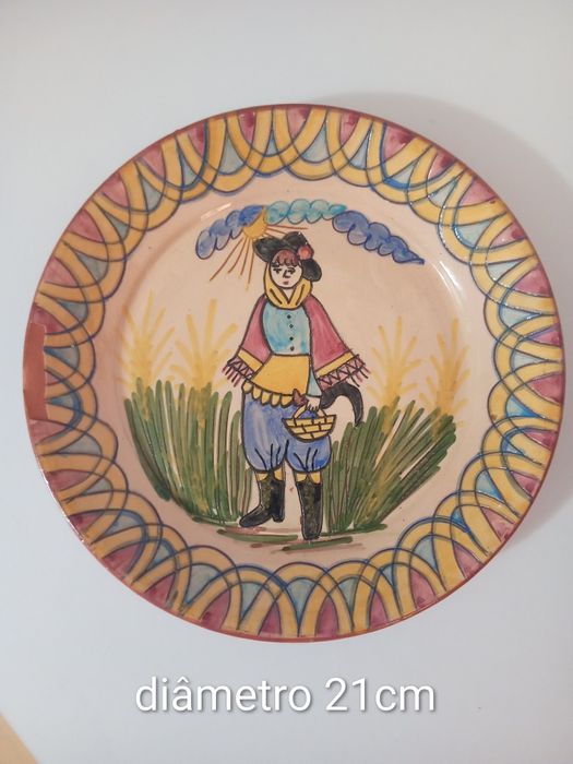 Prato pintado à mão Jeremias Redondo (defeito visível)