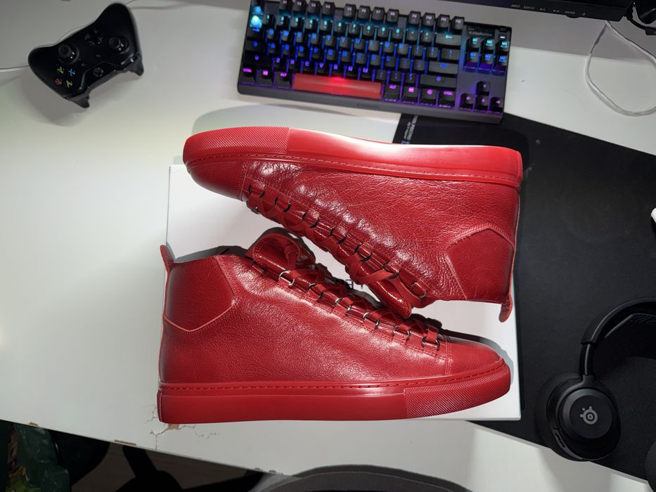 Balenciaga arenas red