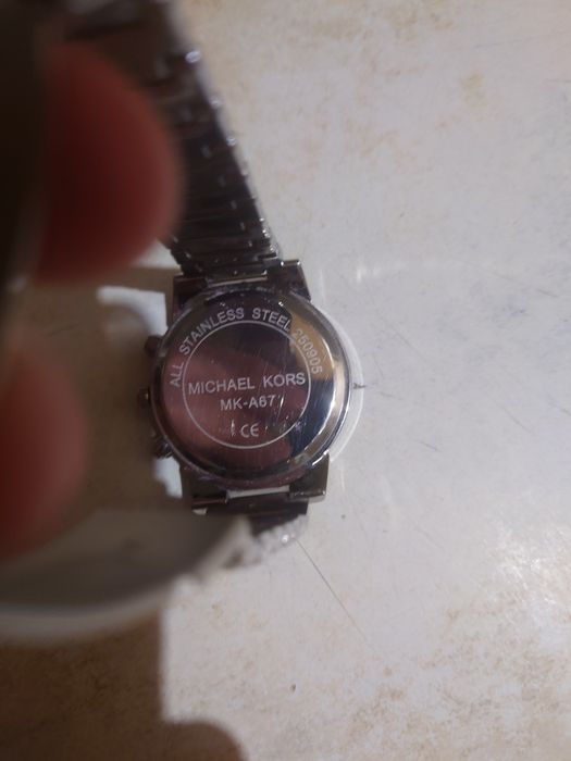 Часы бренд  стильные