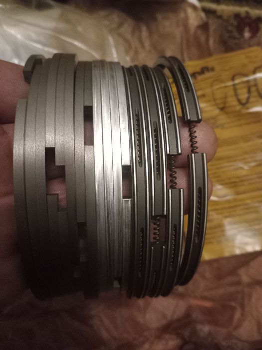 Поршневие кольца д 245 .д240 . ЮМЗ
