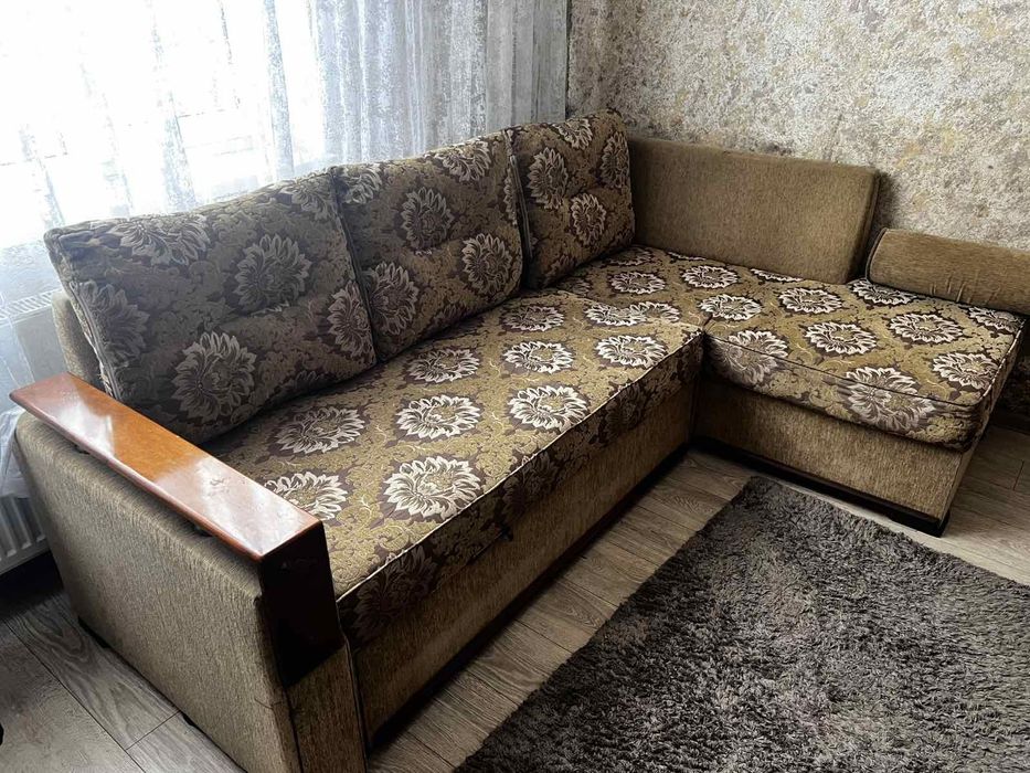 Кутовий диван,куток