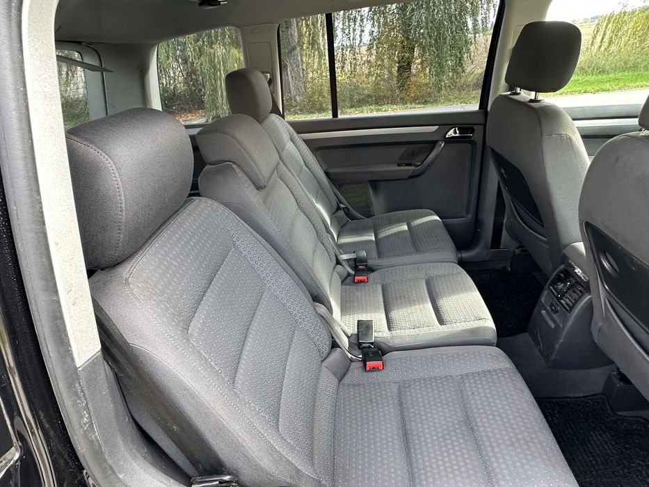 Свіжопригнаний Vw Touran 2005рік Не Розмитнений