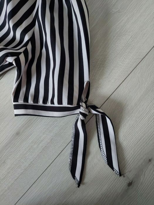 Elegancka bluzka z odkrytymi ramionami