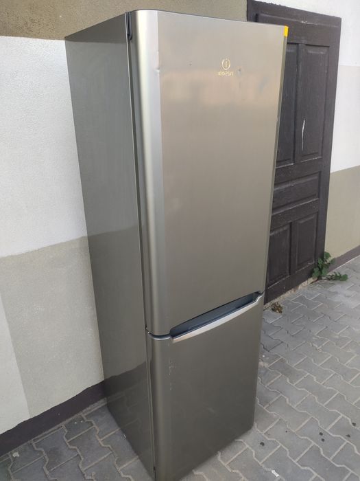 Холодильник INDESIT 187  cm. NOFROST. Холодильник  з Європи.Класний стан
