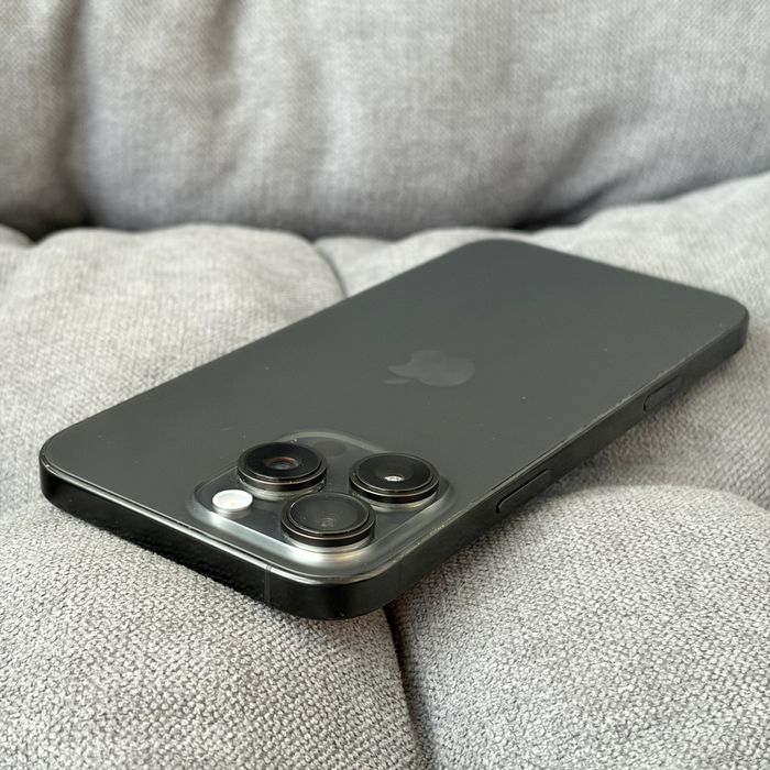 Apple iphone 15 Pro Black Titan